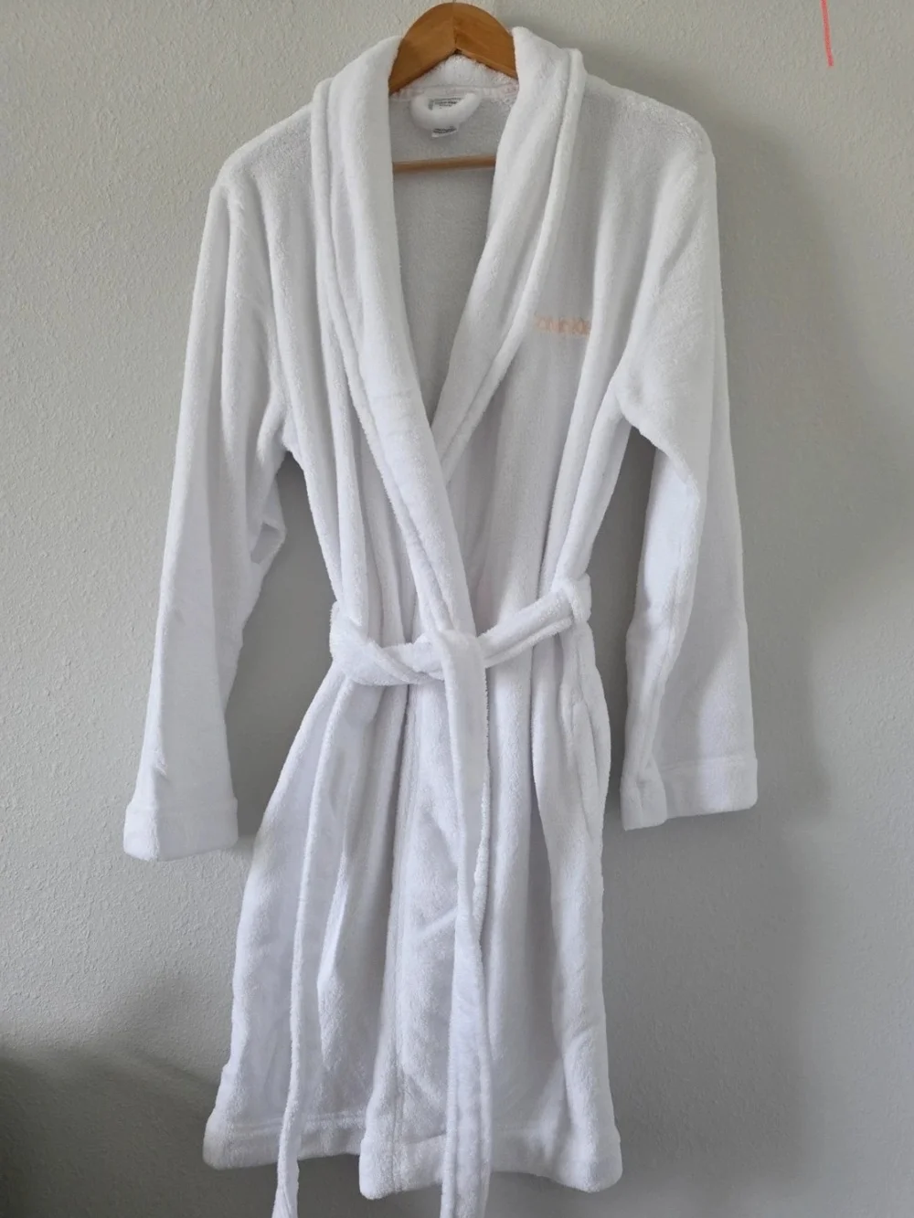 Calvin Klein White Plush Shawl-Collar Robe with Tie Belt